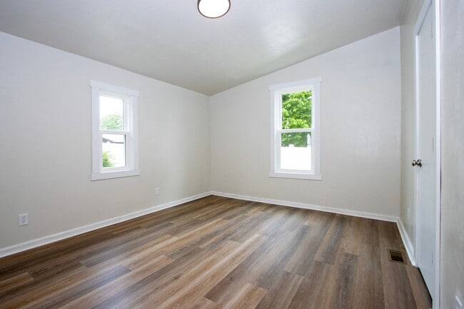 Photo - One Bedroom Duplex