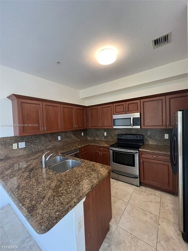 Photo - 2 br, 2.5 bath Condo - 10242 NW 7th St