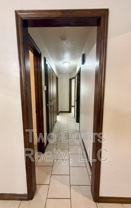 Photo - 952 NW 6th St