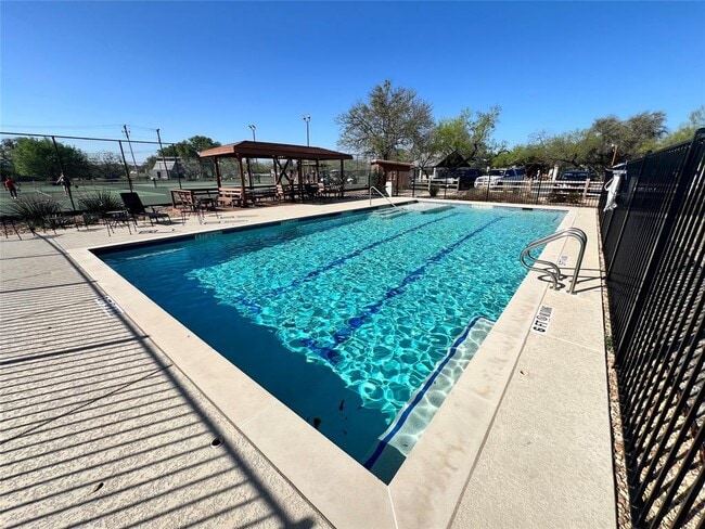 Building Photo - 128 Topspin Cir