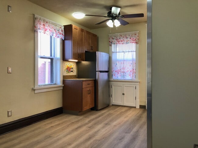 New appliances - 1308A Tower Grove Ave Unit 1308A