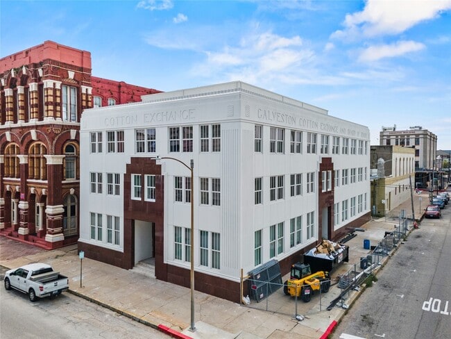 Photo - 2102 Mechanic St