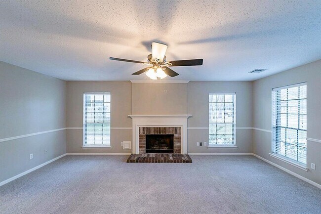 Photo - 75 Breezy Point Pl