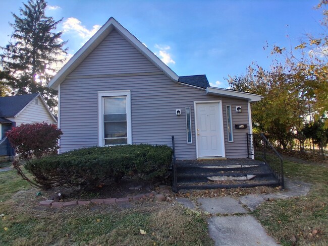 Building Photo - 54 Columbus St