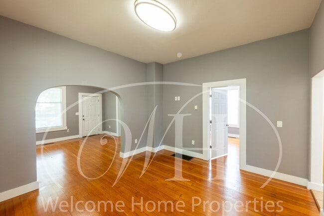 Photo - Great 2 Bedroom with Classic Finishes