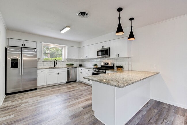 Photo - 1703 N Roberson St