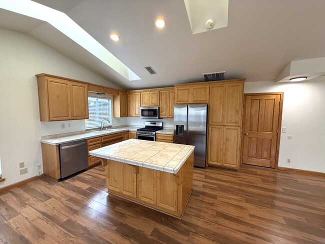 Photo - 18 Turnbridge Welles