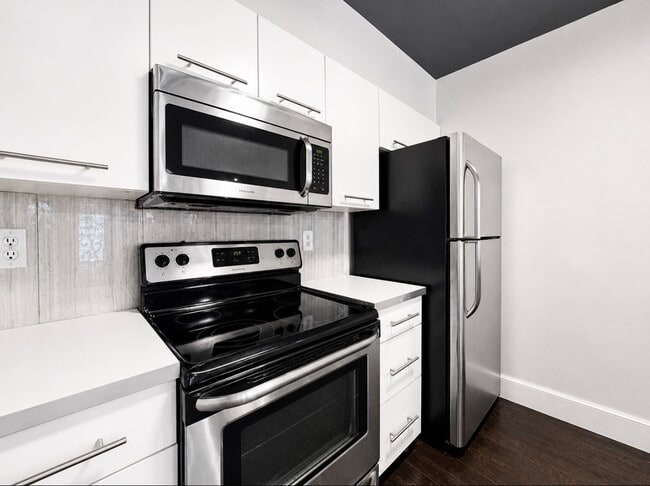 Photo - 915 NW 7th St