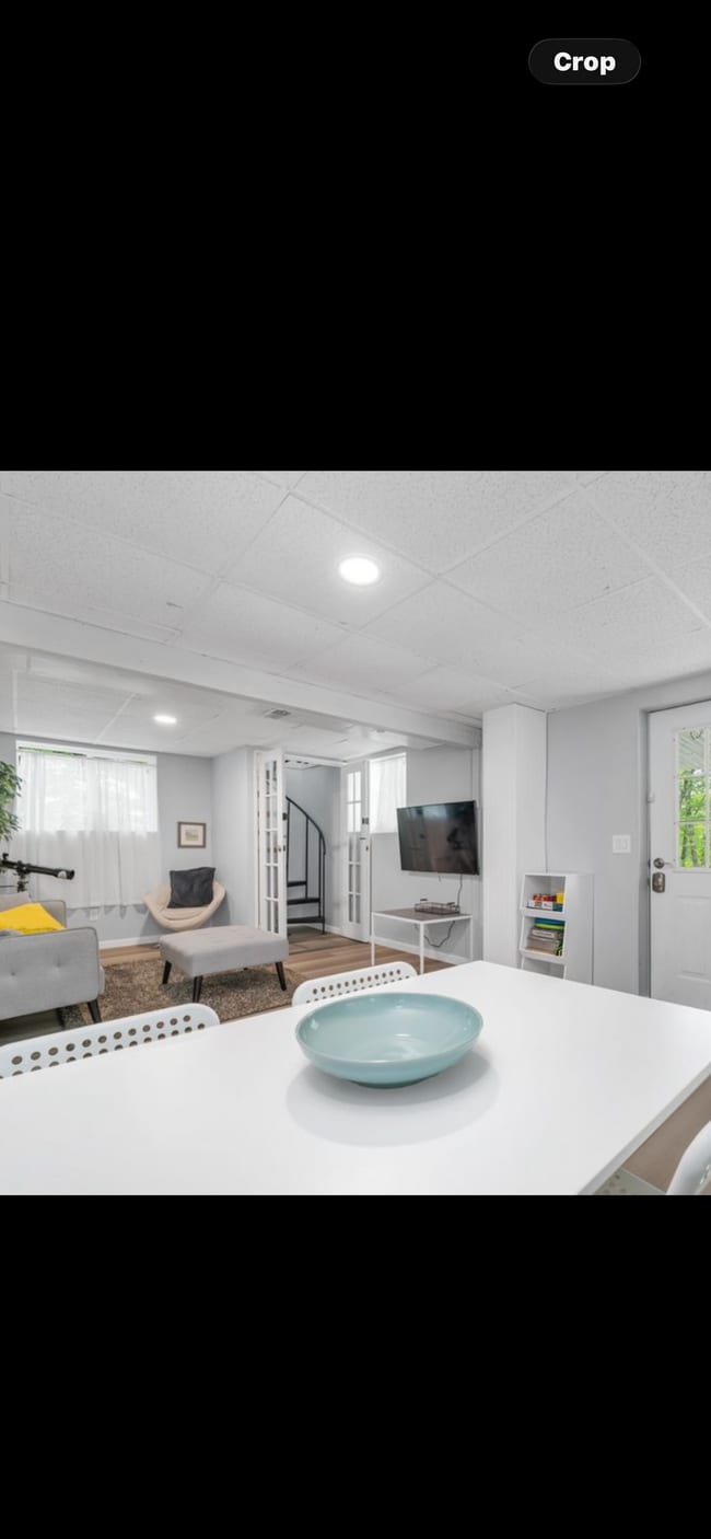 Building Photo - 8 Little Shore Dr Unit Apartment