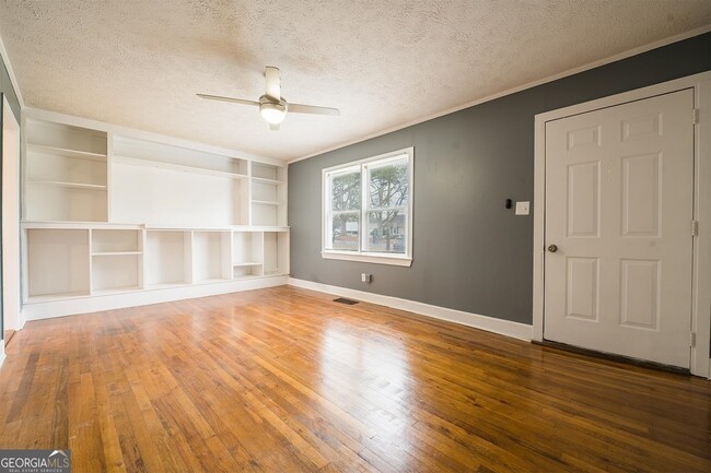 Photo - 8449 Fairview Dr