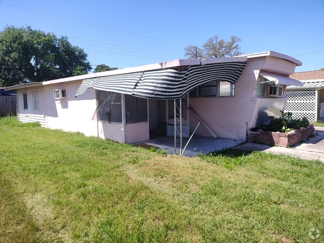Building Photo - 2051 Pleasure Dr Rental