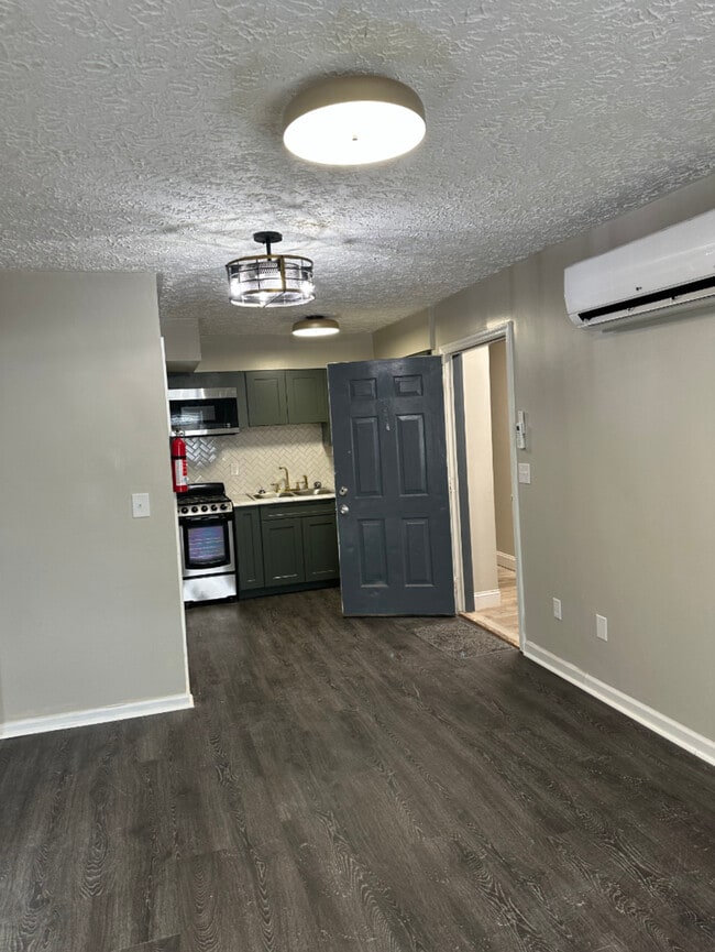 04 Living Room To Kitchen