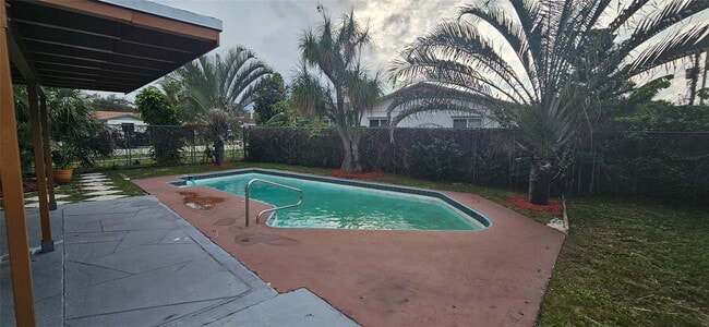 Photo - 501 NW 65th Ave