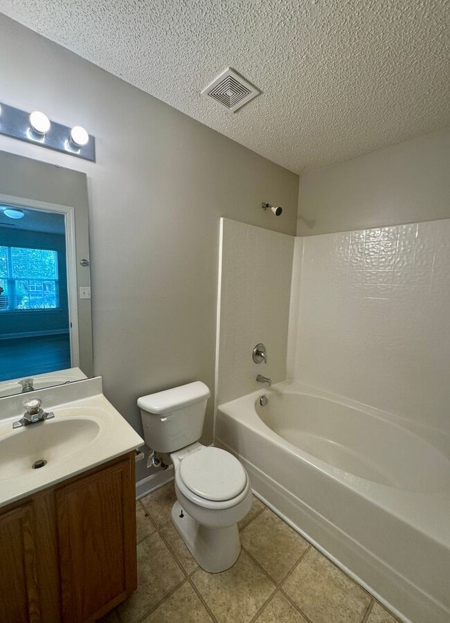 Photo - 521 River View Dr