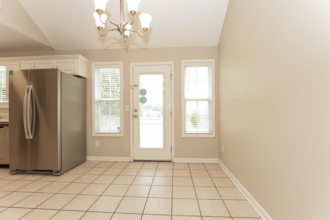 Photo - 9010 Lomond Dr