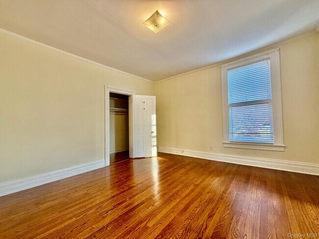 Photo - 225 N Broadway