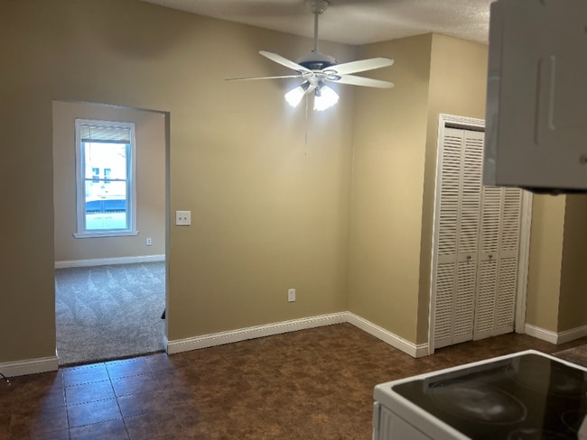 Photo - 1637 Hoefgen St