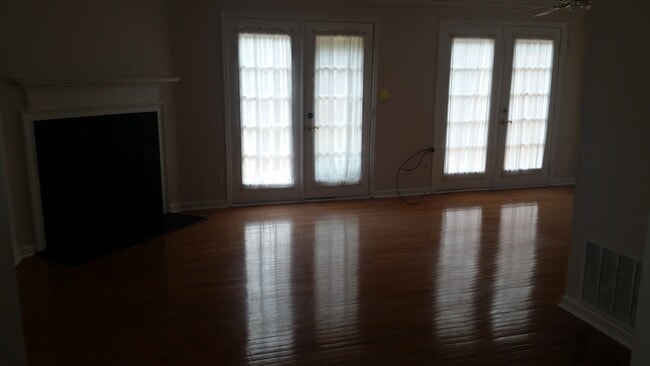 Photo - 1310 Warsaw rd