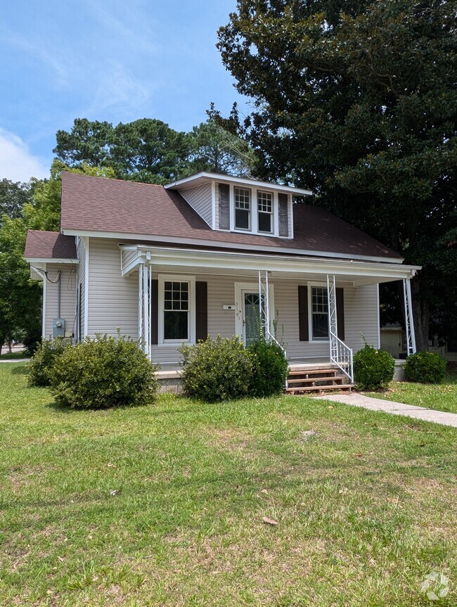 Building Photo - 510 Woodard St N Rental