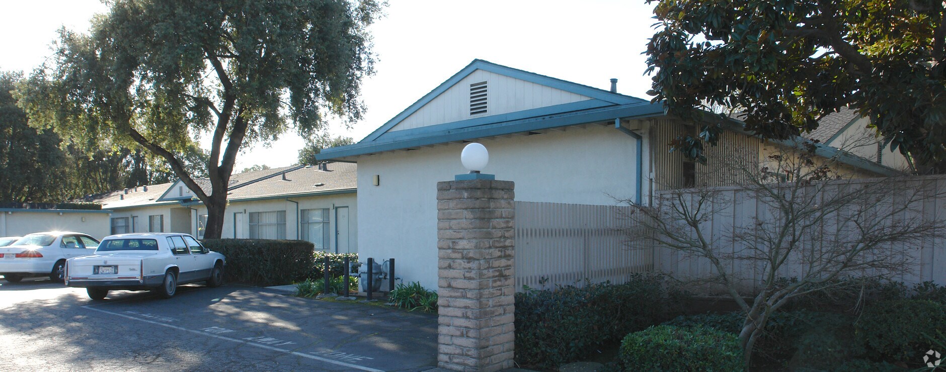 Oak View Apartments - Oak View Apartments