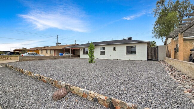 Photo - 1216 E Desert Park Ln