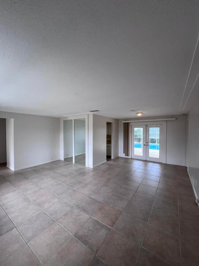350 Orion Ct