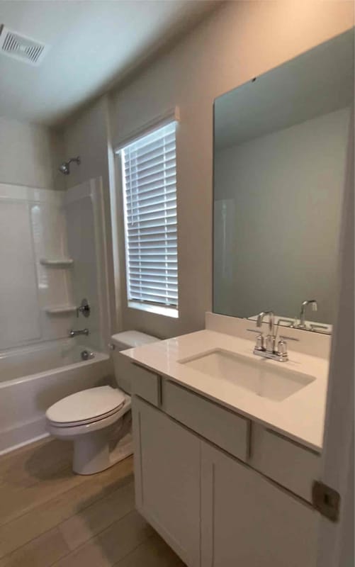 Photo - 2122 Brechin Rd