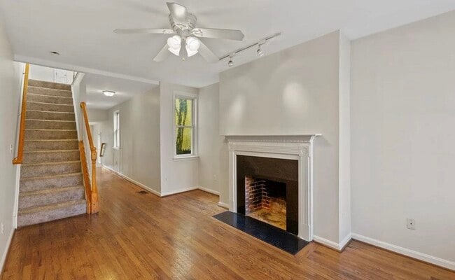 Photo - 1239 W Lombard St