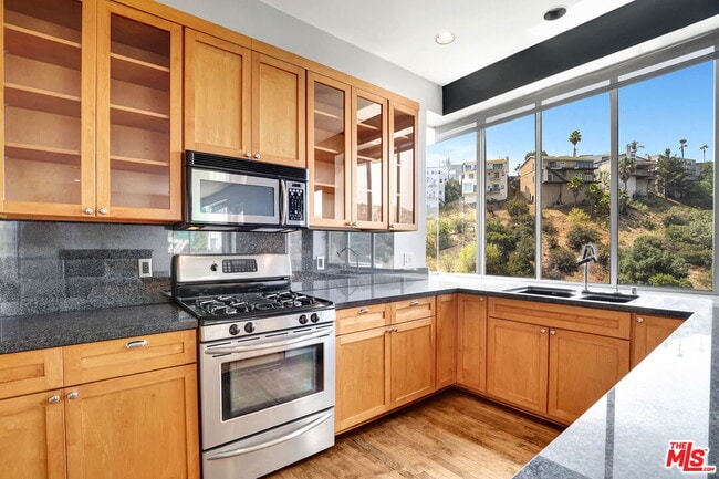 Photo - 6396 Weidlake Dr