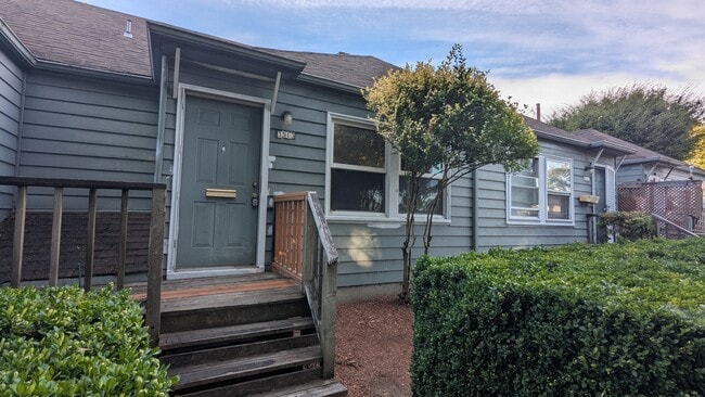 Building Photo - 3513 SE 43rd Ave Unit 3513 Rental