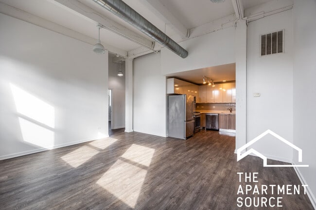 Photo - 932 W Dakin St Unit 301