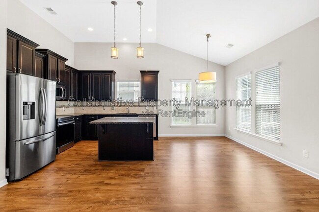 Photo - 105 Richmond Walk Dr