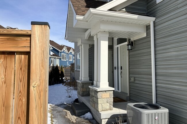 Building Photo - 43 Carpenter St