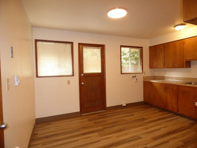 Building Photo - 1781-1783 Park Ave NE Unit 1783