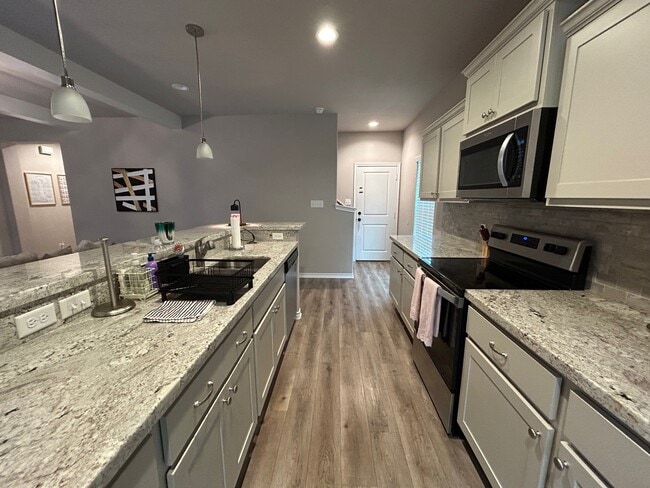 511 Hayes Ln