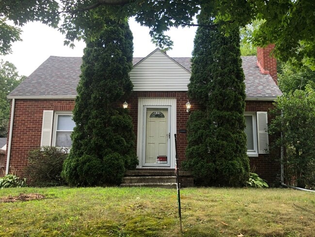 Building Photo - 835 Chinook Ave Rental