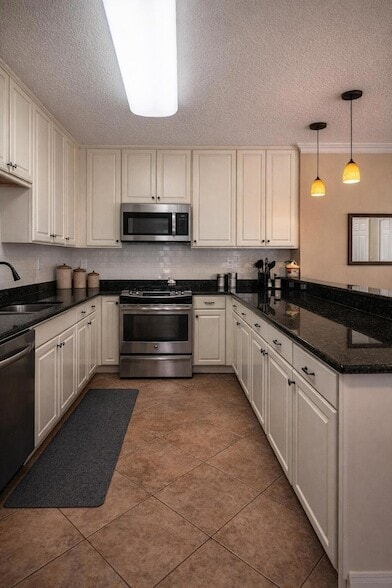 Photo - 2210 22nd Ln