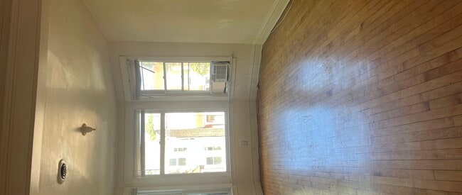 Photo - 3728 N Bosworth Ave Unit 2