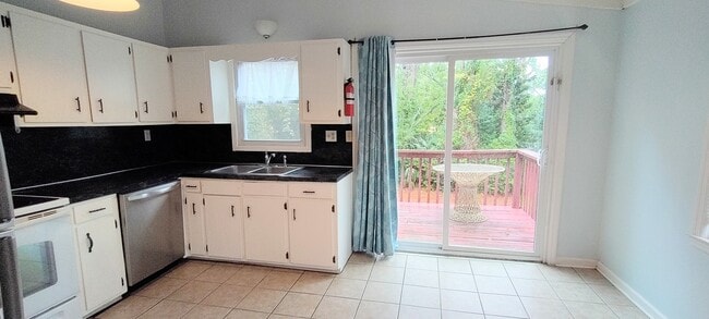 Photo - 6505 Hawthorne Ln