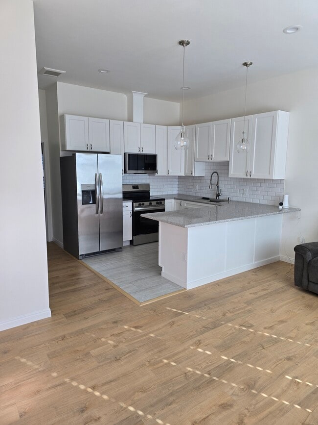 Building Photo - 4386 Marlborough Ave Unit 1