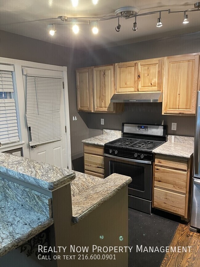 Building Photo - 25300 Lakeshore Blvd