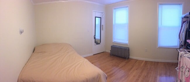 Building Photo - 310 University Ave Unit 2 Rental