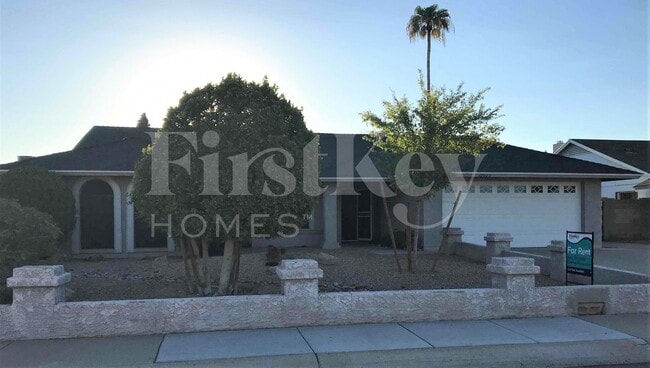 Building Photo - 12925 N 73rd Ave