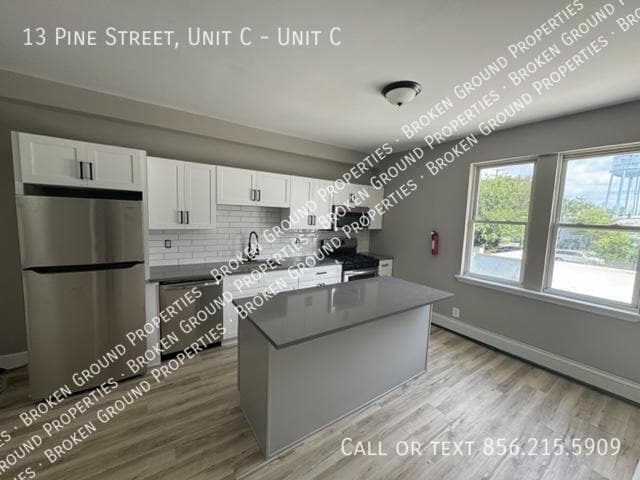 Building Photo - 13 Pine St Unit C