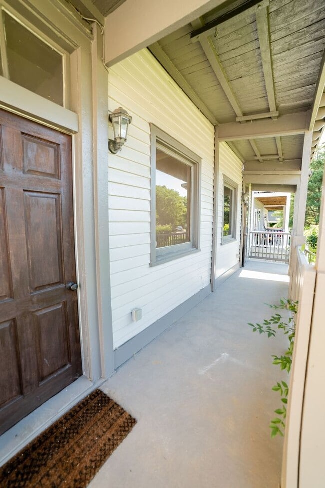 Photo - Charming 2Bedroom Apartment in The Nations