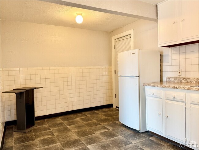 Building Photo - 657 Englewood Ave Rental