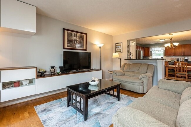 Photo - Updated 3 Bedroom 2.5Bath Townhouse in Harrisonburg