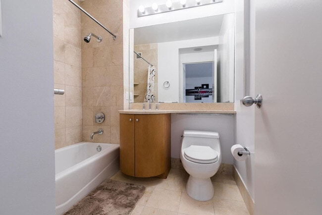 Building Photo - 222 E 34th St Rental