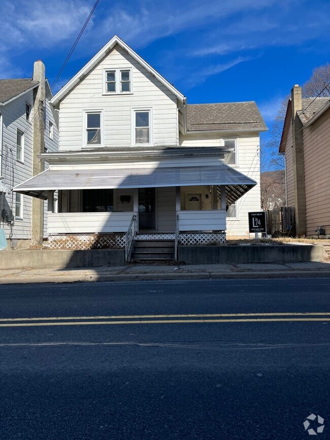 Building Photo - Charming 3 Bedroom House in Pen Argyl