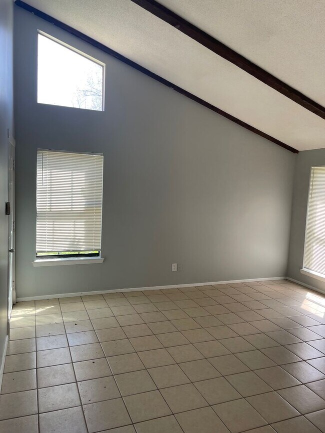 Photo - 4303 Arehart Dr